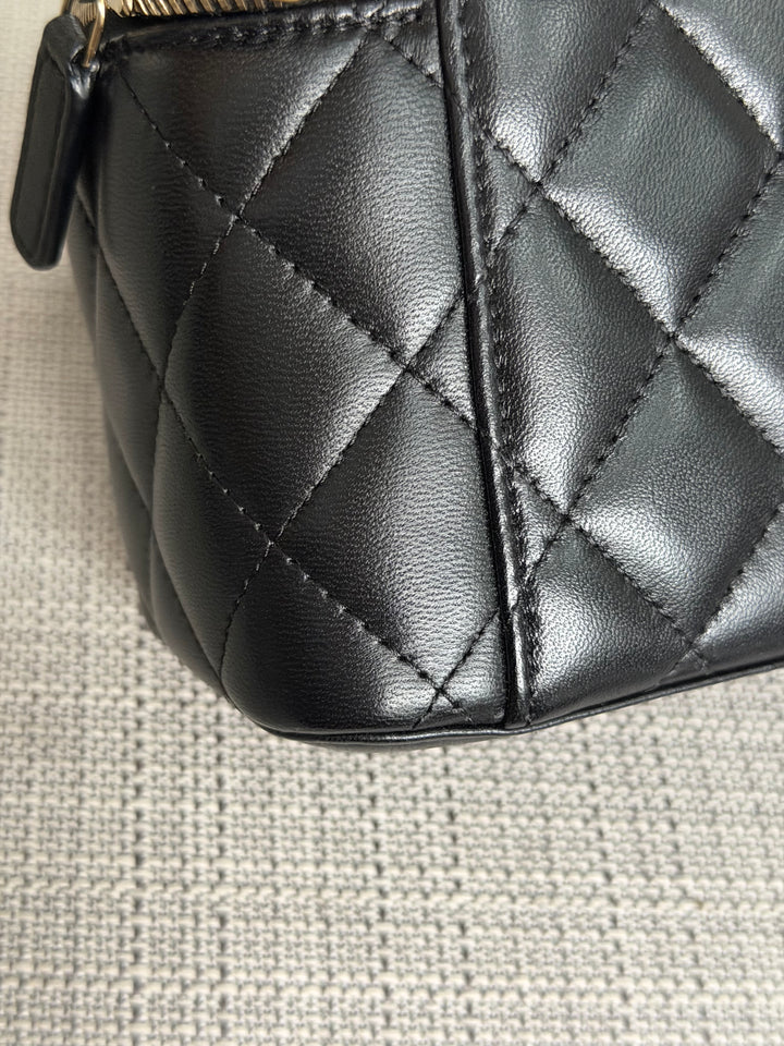CHANEL series 30 2020 Black Lambskin LGHW Small Vanity Leather Top Handle with Chain