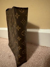 Load image into Gallery viewer, Louis Vuitton LV Toiletry 26 Pouch Poche Toilette NM Toiletry Bag
