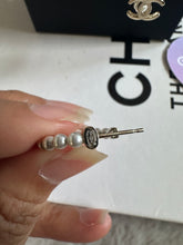 Load image into Gallery viewer, Chanel 20A Pearl LGHW Earrings