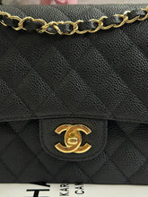 Load image into Gallery viewer, Chanel series 13 (2010) Black Caviar GHW Medium ML Timeless Classic Double Flap Bag
