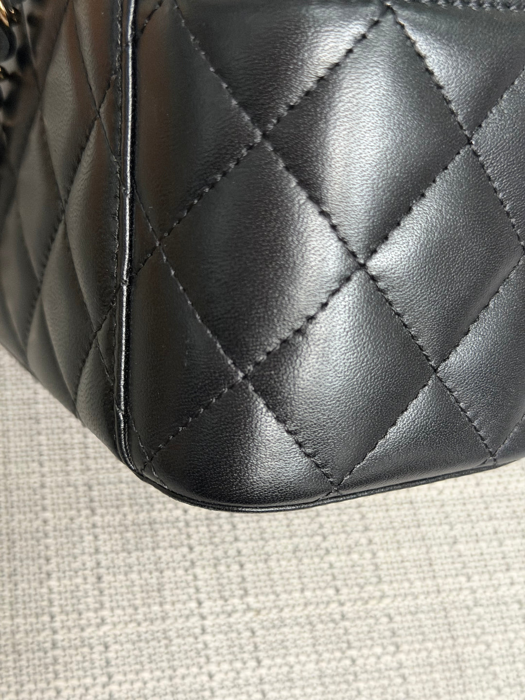 CHANEL series 30 2020 Black Lambskin LGHW Small Vanity Leather Top Handle with Chain