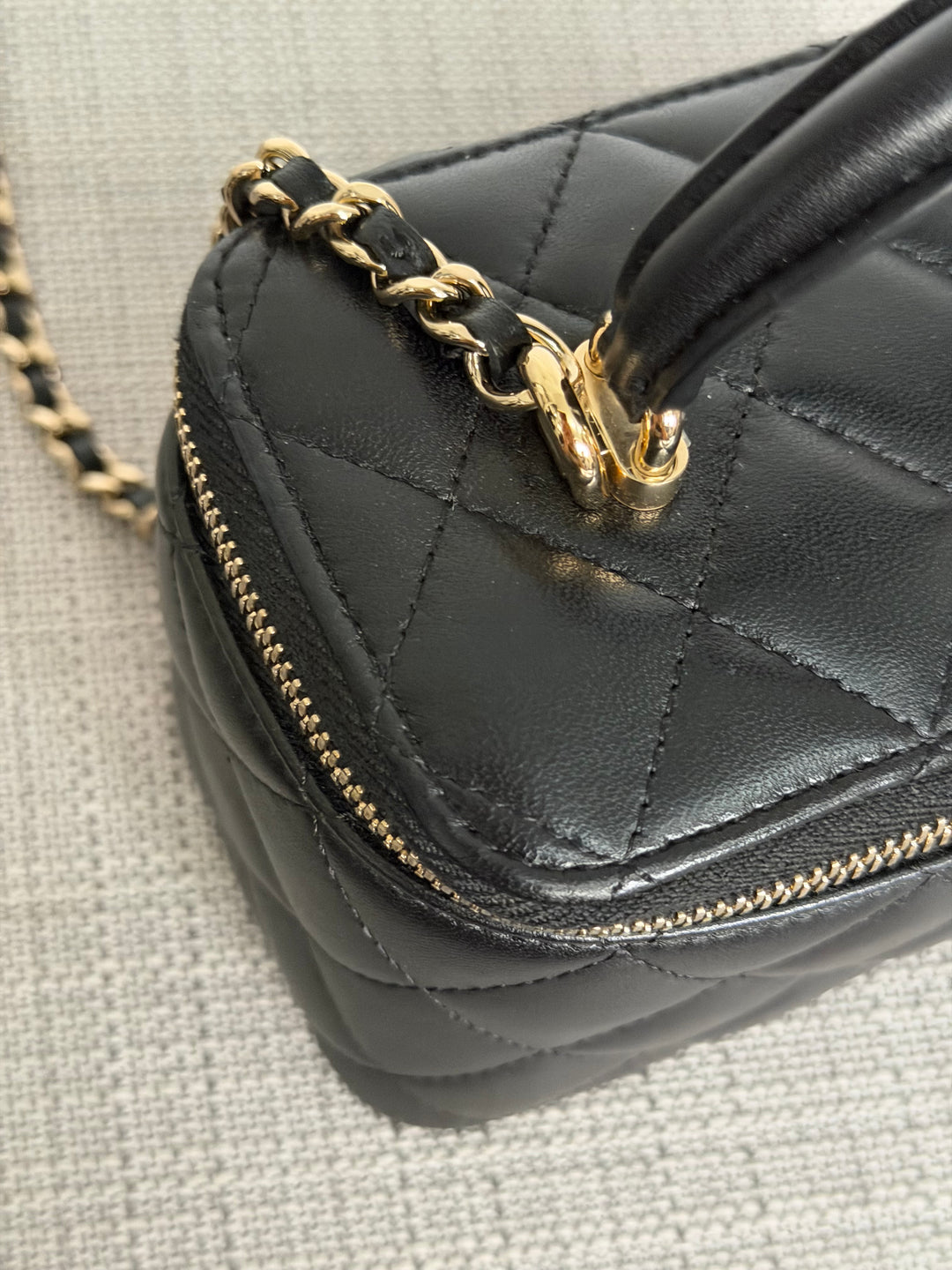 CHANEL series 30 2020 Black Lambskin LGHW Small Vanity Leather Top Handle with Chain