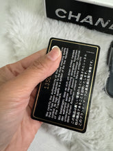 Load image into Gallery viewer, Chanel series 13 (2010) Black Caviar GHW Medium ML Timeless Classic Double Flap Bag