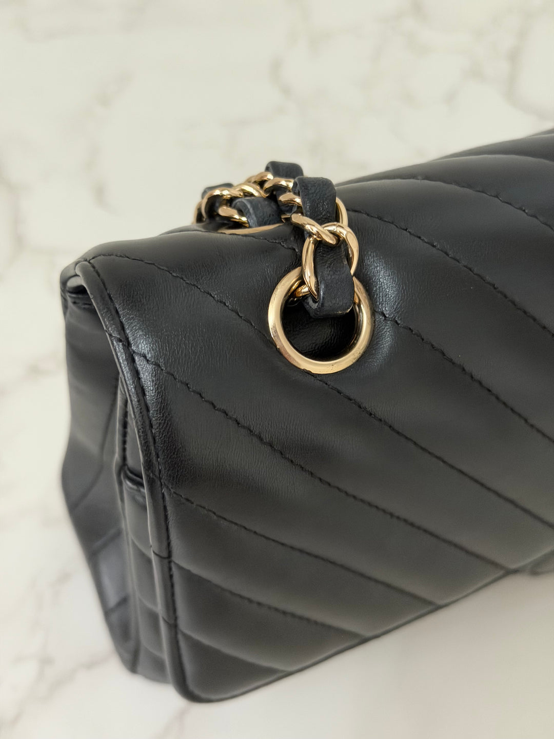 CHANEL series 29 2019 Black Lambskin Chevron LGHW Medium Timeless Classic Double Flap Bag