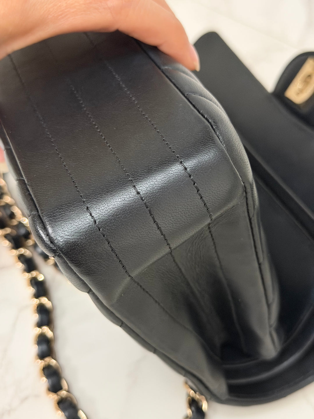 CHANEL series 29 2019 Black Lambskin Chevron LGHW Medium Timeless Classic Double Flap Bag