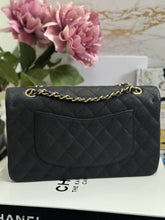 Load image into Gallery viewer, Chanel series 13 (2010) Black Caviar GHW Medium ML Timeless Classic Double Flap Bag