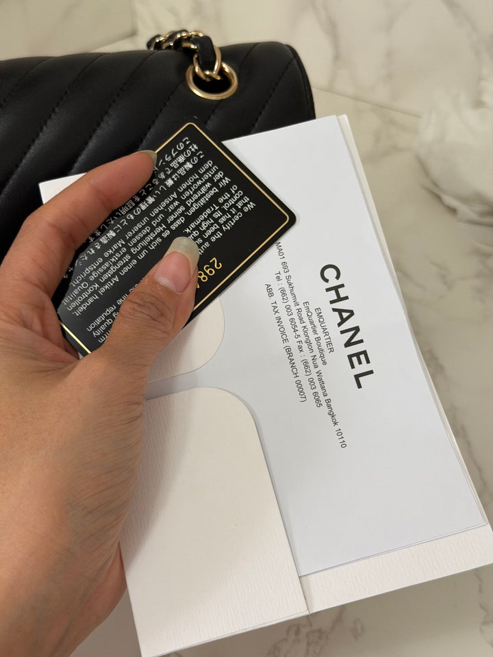 CHANEL series 29 2019 Black Lambskin Chevron LGHW Medium Timeless Classic Double Flap Bag