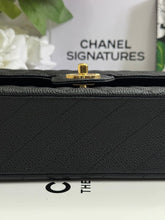 Load image into Gallery viewer, Chanel series 13 (2010) Black Caviar GHW Medium ML Timeless Classic Double Flap Bag