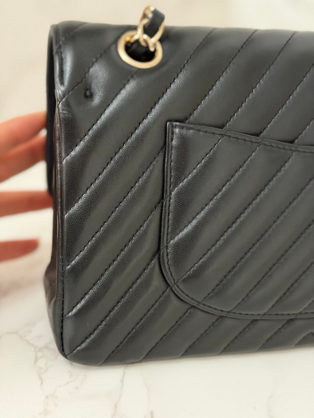 CHANEL series 29 2019 Black Lambskin Chevron LGHW Medium Timeless Classic Double Flap Bag