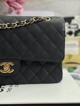 Load image into Gallery viewer, Chanel series 13 (2010) Black Caviar GHW Medium ML Timeless Classic Double Flap Bag