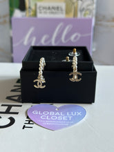 Load image into Gallery viewer, Chanel 20A Pearl LGHW Earrings