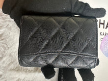 Load image into Gallery viewer, Chanel series 31 4 Keys LGHW Black Caviar Classic Flap Snap Holder
