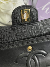 Load image into Gallery viewer, Chanel series 13 (2010) Black Caviar GHW Medium ML Timeless Classic Double Flap Bag
