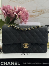 Load image into Gallery viewer, Chanel series 13 (2010) Black Caviar GHW Medium ML Timeless Classic Double Flap Bag