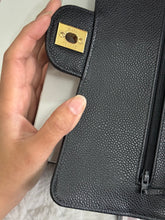 Load image into Gallery viewer, Chanel series 13 (2010) Black Caviar GHW Medium ML Timeless Classic Double Flap Bag