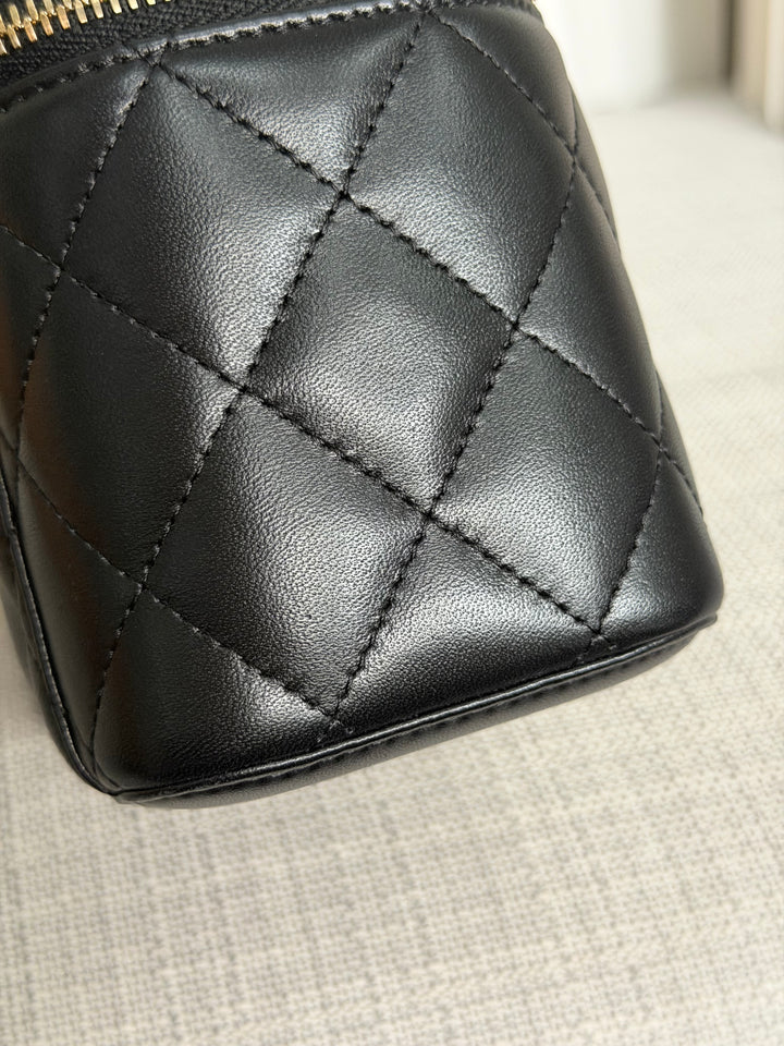 CHANEL series 30 2020 Black Lambskin LGHW Small Vanity Leather Top Handle with Chain