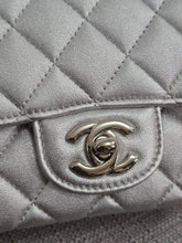 Load image into Gallery viewer, Chanel Series 31 21P 2021 Pre Spring/Summer Collection Iridescent Silver lambskin SHW Square Mini Flap Bag