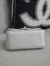 Load image into Gallery viewer, Chanel Series 31 21P 2021 Pre Spring/Summer Collection Iridescent Silver lambskin SHW Square Mini Flap Bag