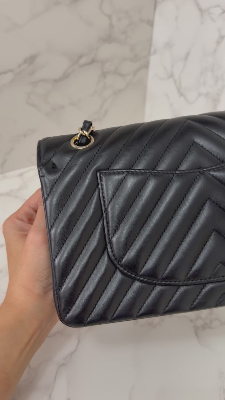 CHANEL series 29 2019 Black Lambskin Chevron LGHW Medium Timeless Classic Double Flap Bag