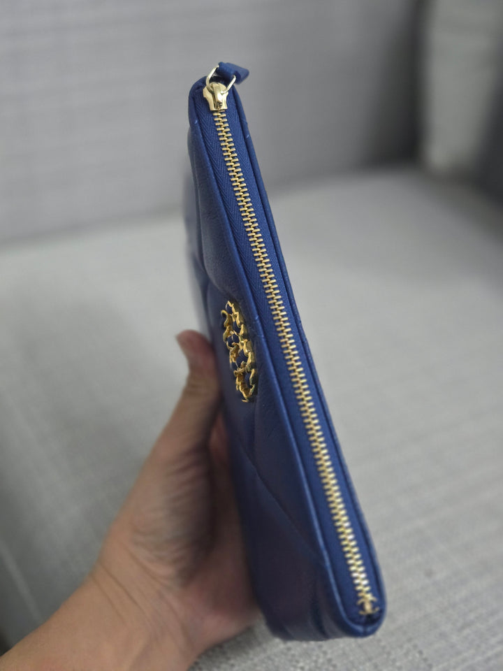 Chanel series 29 2019 Blue Goatskin GHW Small O Case/Pouch