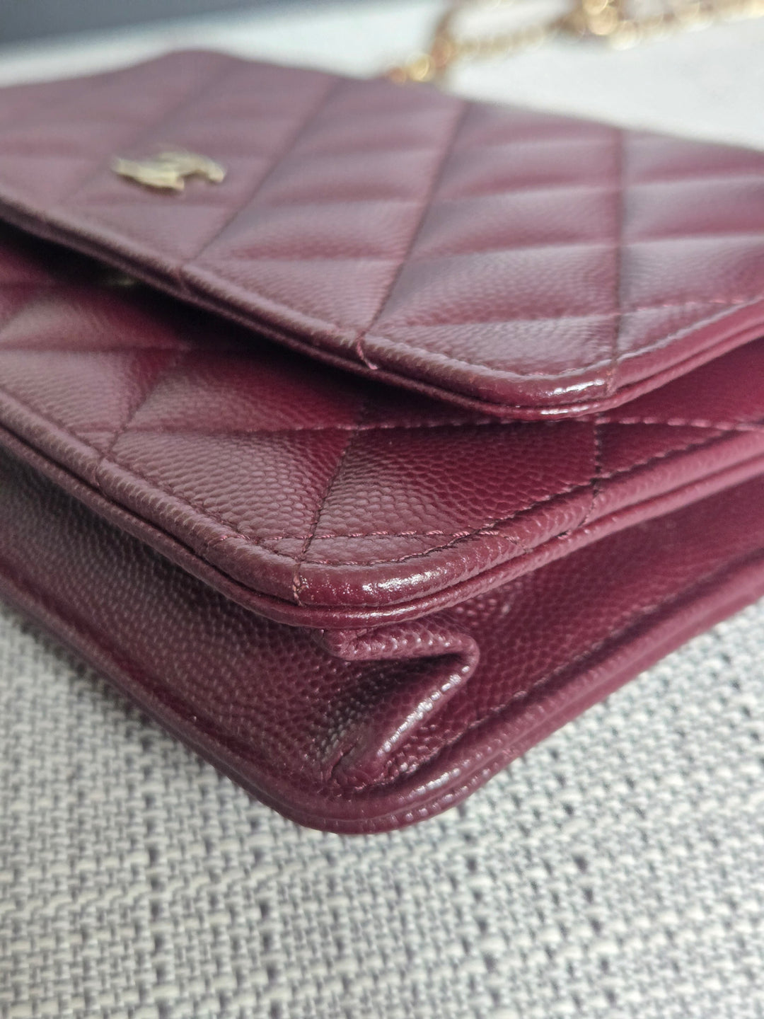 Chanel 21B 2021 Collection Burgundy Bordeaux caviar Classic Wallet on chain WOC with Champagne GHW