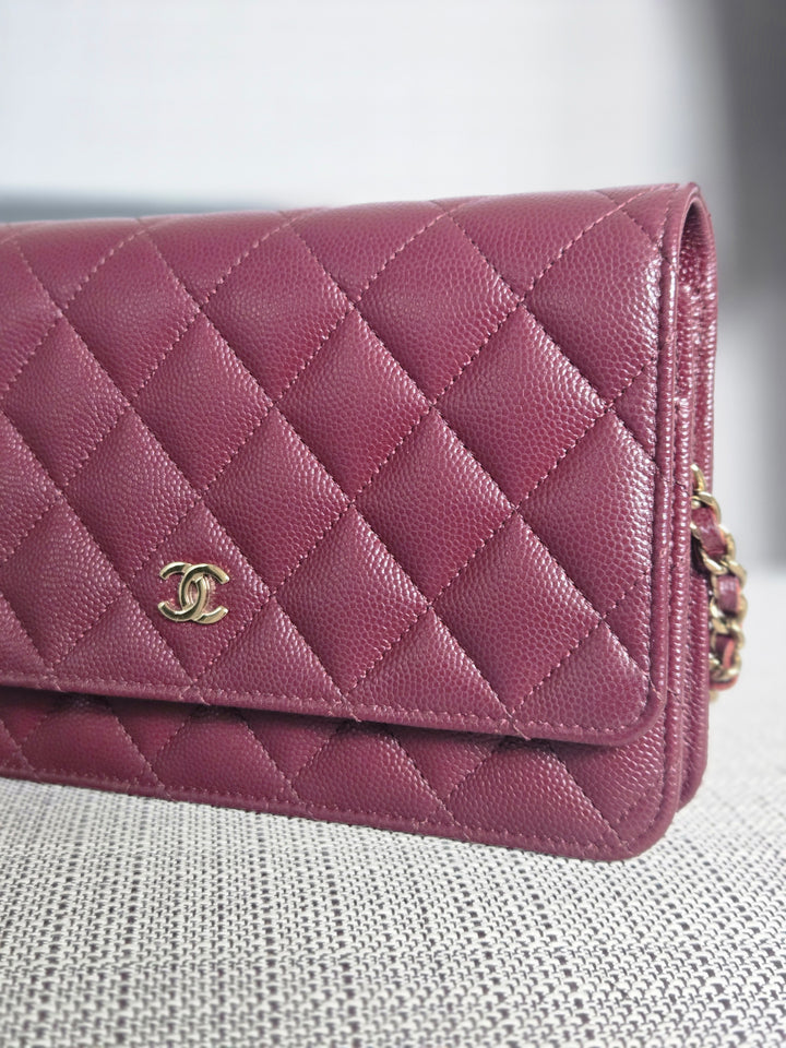 Chanel 21B 2021 Collection Burgundy Bordeaux caviar Classic Wallet on chain WOC with Champagne GHW