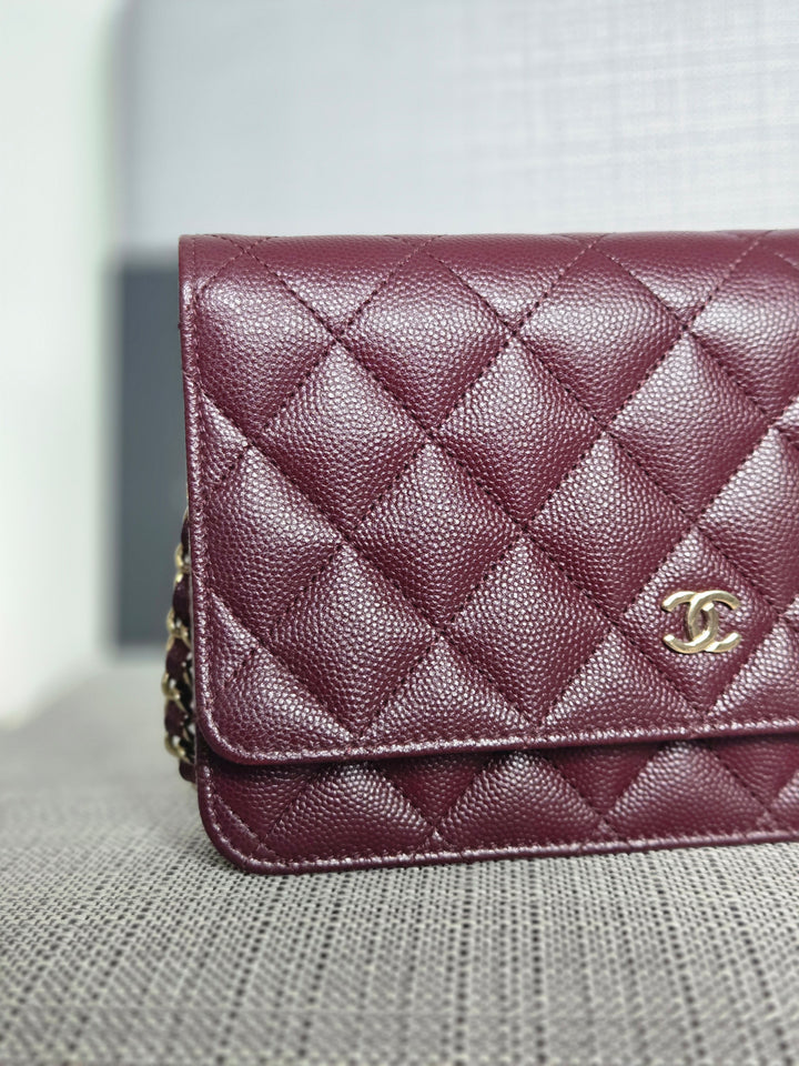 Chanel 21B 2021 Collection Burgundy Bordeaux caviar Classic Wallet on chain WOC with Champagne GHW