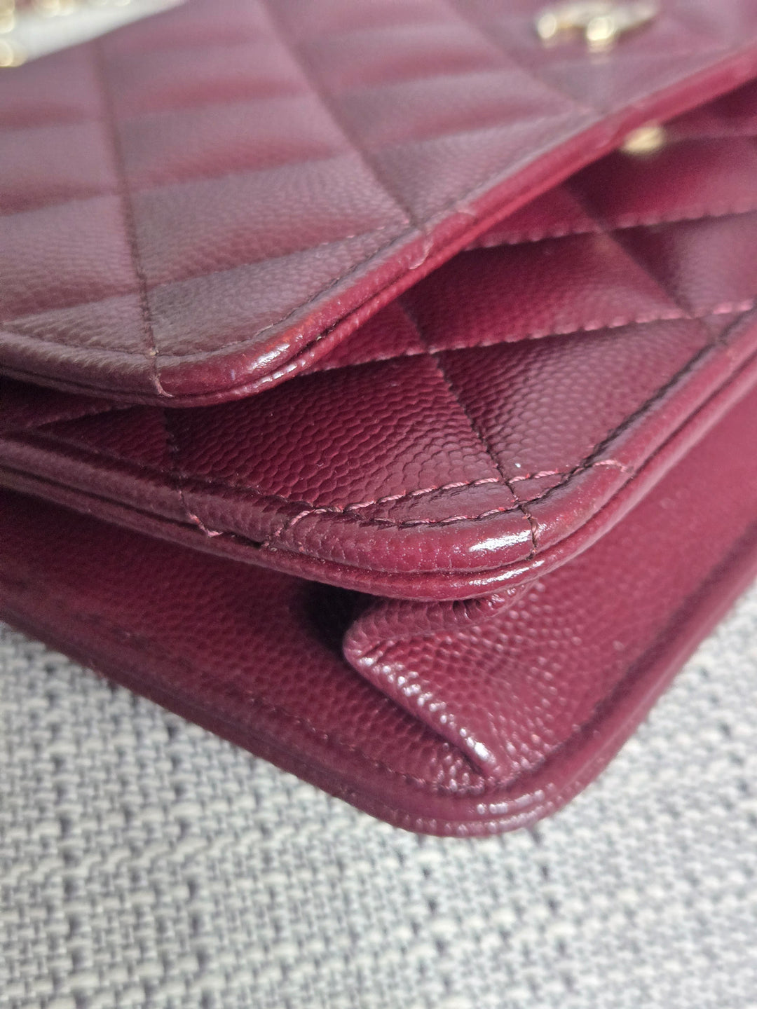 Chanel 21B 2021 Collection Burgundy Bordeaux caviar Classic Wallet on chain WOC with Champagne GHW