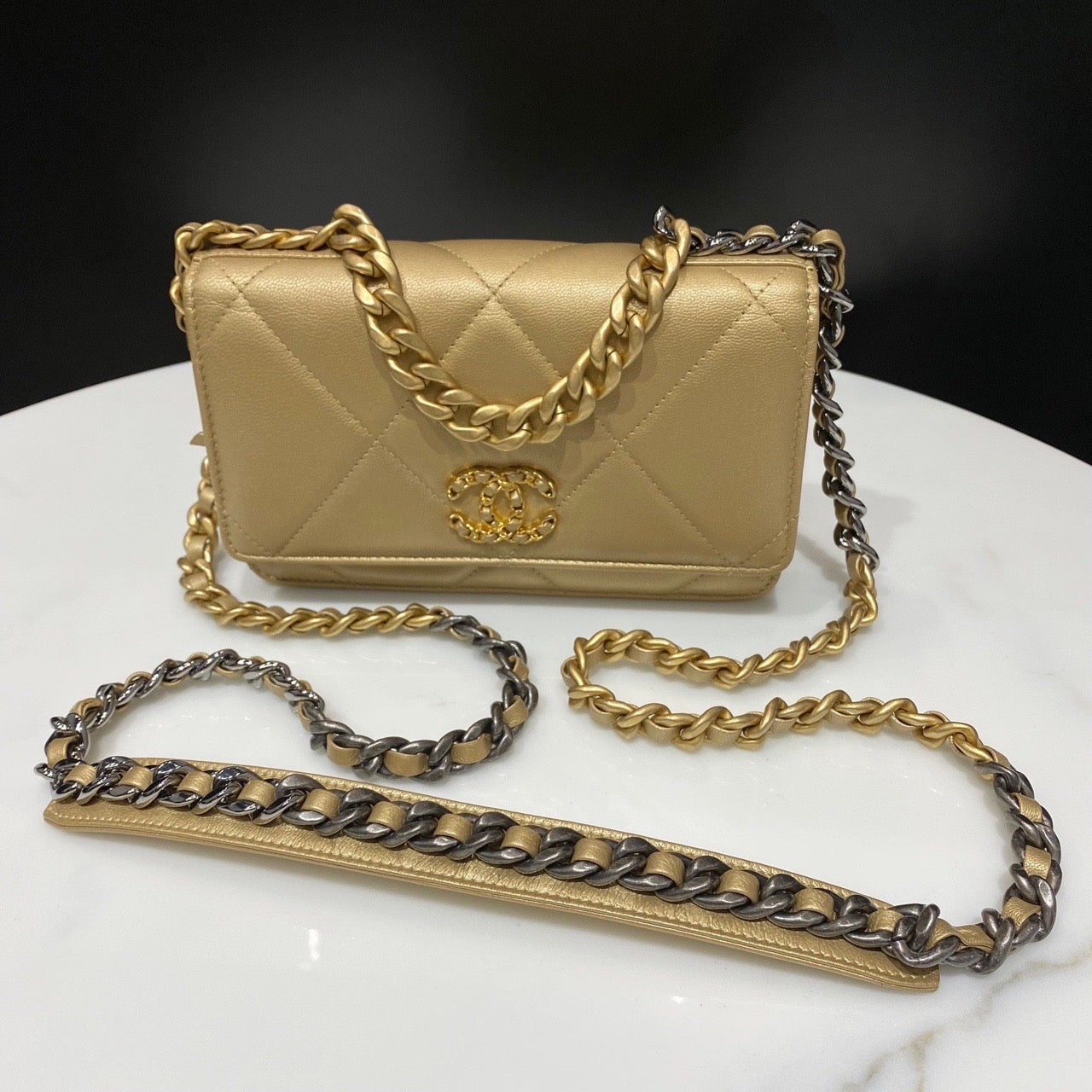 Chanel 19 chain Clearance