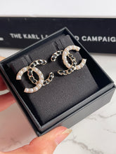 Load image into Gallery viewer, Chanel 22B Pearl and Leather CC Earrings
