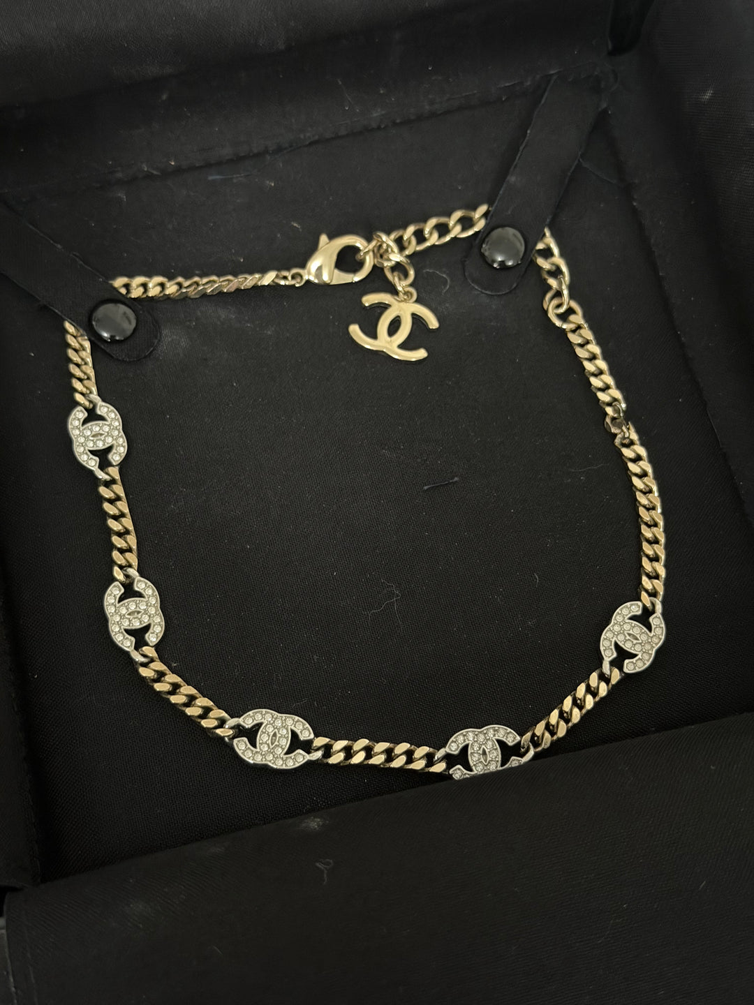 <£1000