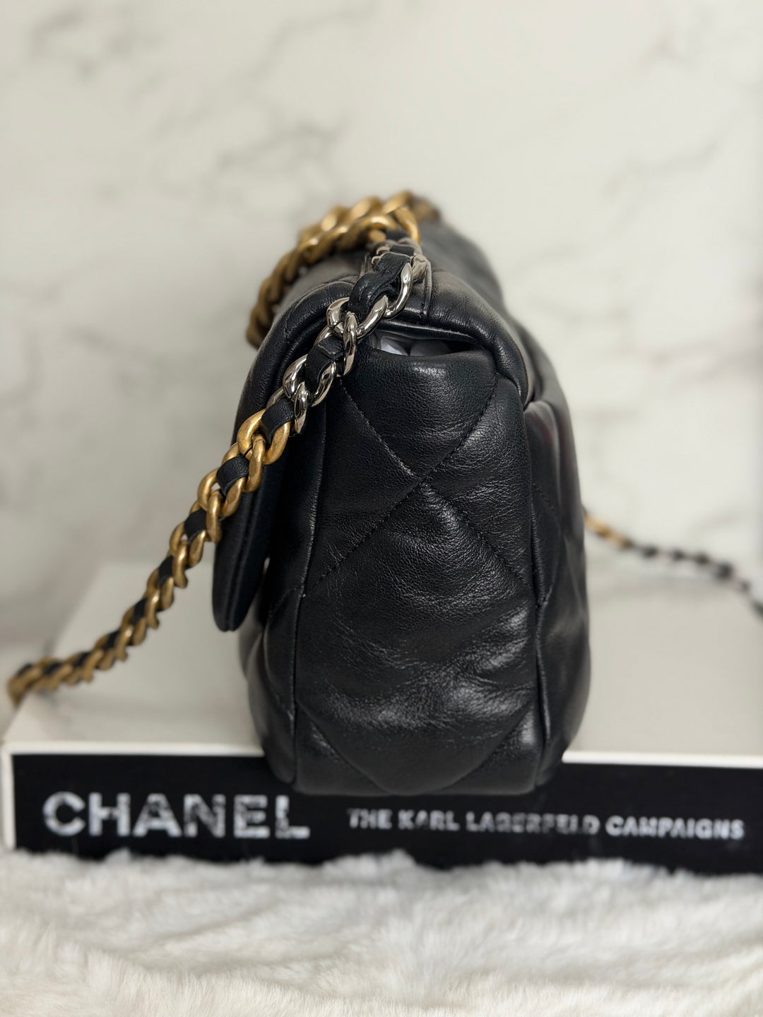 CHANEL series 31 Black Lambskin Mixed HW 19 Flap Bag size SMALL