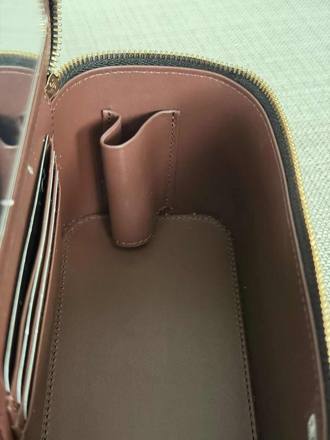 CHANEL Black Caviar LGHW Small Vanity with chain