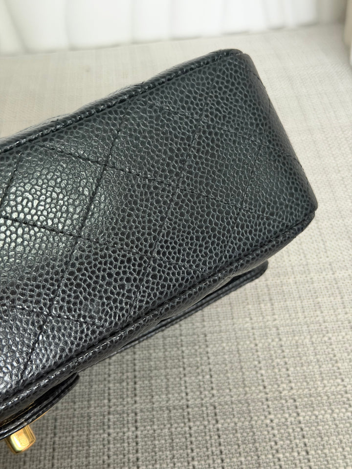 CHANEL 2022 Black Caviar GHW Timeless Classic Medium ML 11.12 Double Flap Bag