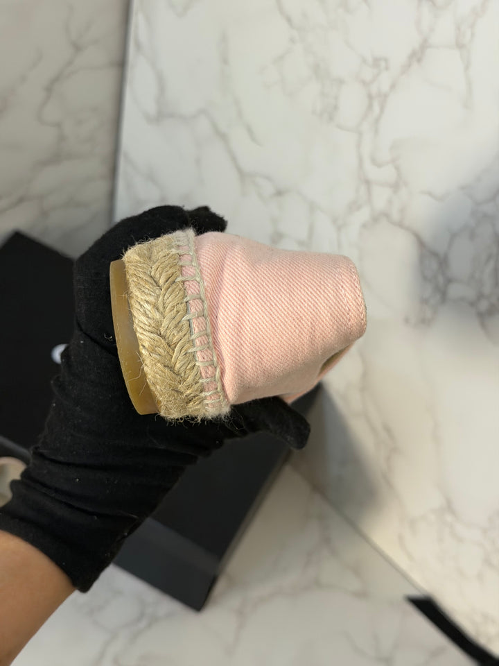 CHANEL Light Peachy Pink/Black Espadrilles Size EU 40
