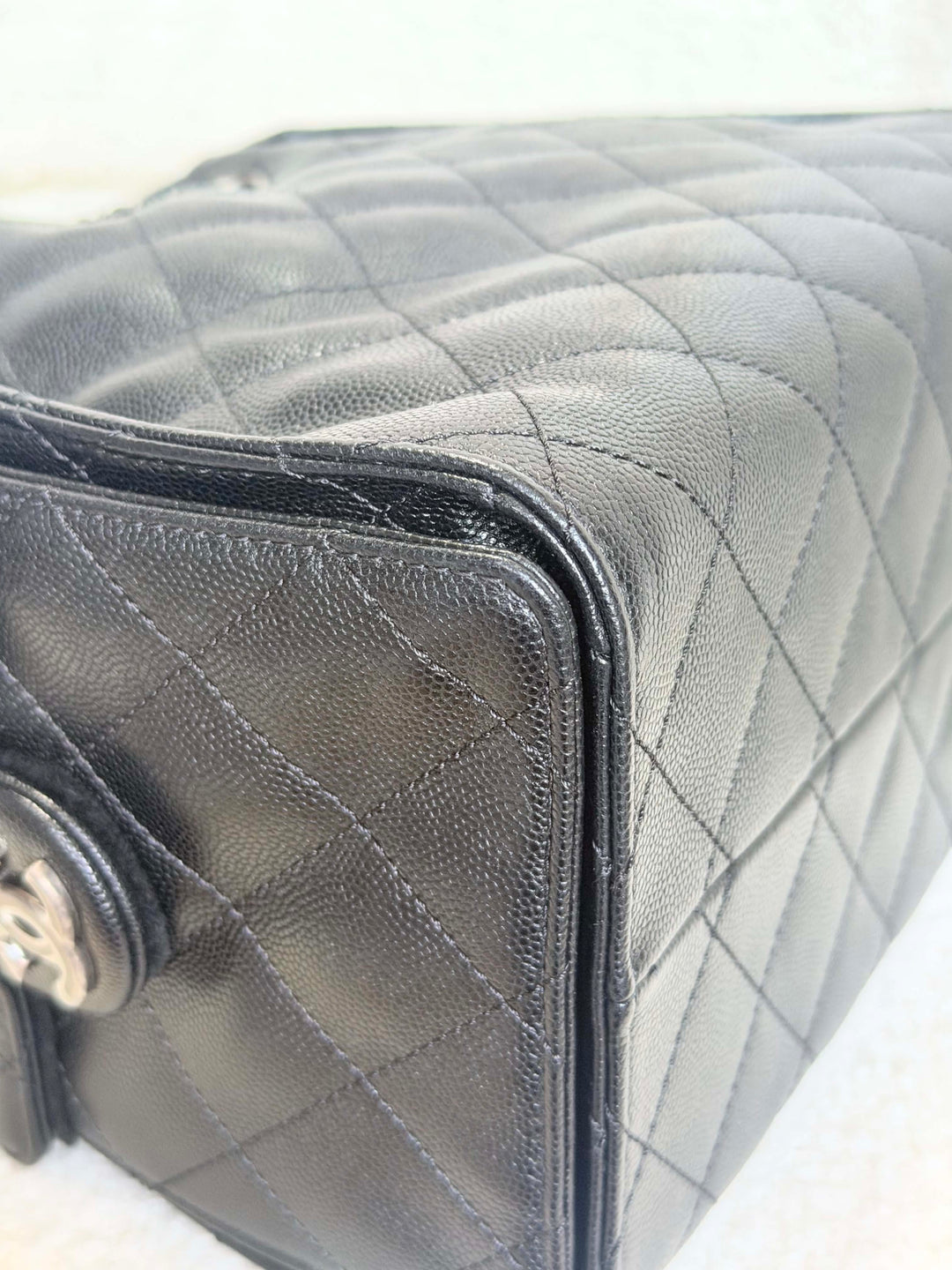 CHANEL Black Caviar Ruthenium Hardware 25 Hobo Bag size SMALL