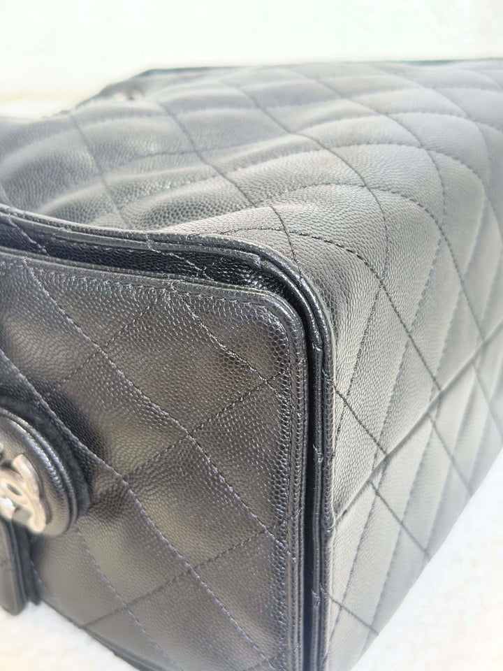 CHANEL Black Caviar Ruthenium Hardware 25 Hobo Bag size SMALL