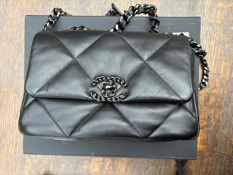 Chanel 19 Flap Bag in Size Small 22P collection 2022 So Black Lambskin So Black Hardware