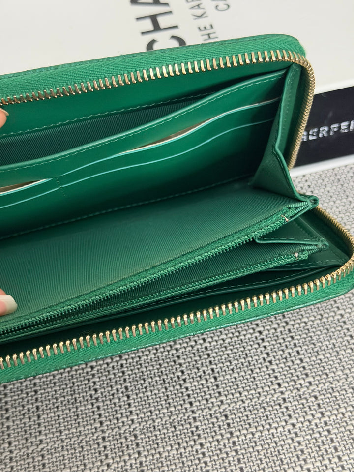 CHANEL series 25 18S collection Emerald Green Caviar LGHW Full size Zipped Wallet