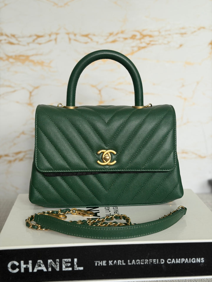 CHANEL series 26 Forrest Dark Green Caviar Chevron Aged GHW Coco Handle Size SMALL 24 cms 2018