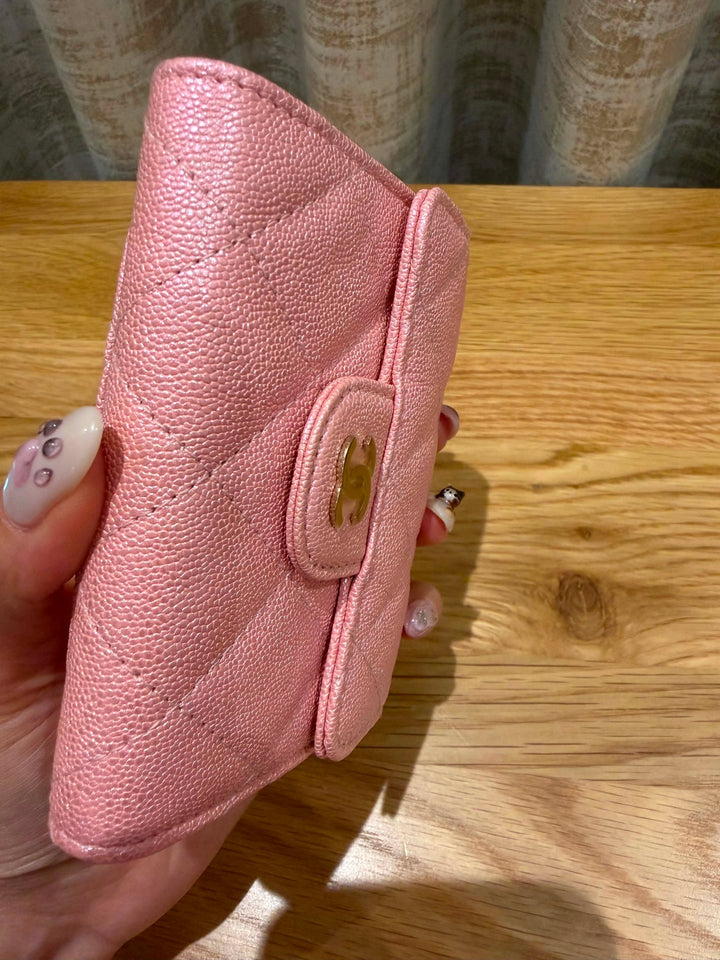 CHANEL 19S Iridescent pink caviar LGHW Card Holder with Chain 2019 series 27