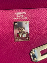 Load image into Gallery viewer, Hermes Kelly 25 Rose pourpre Epsom Leather palladium hardware stamp A (2017)
