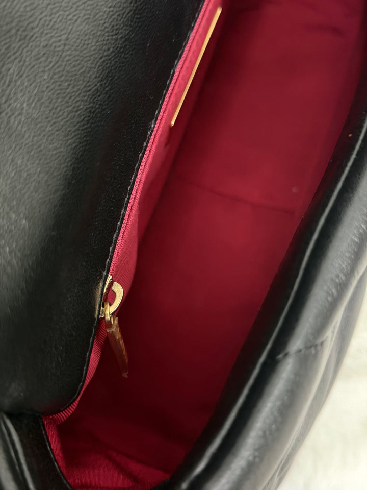 CHANEL series 31 Black Lambskin Mixed HW 19 Flap Bag size SMALL