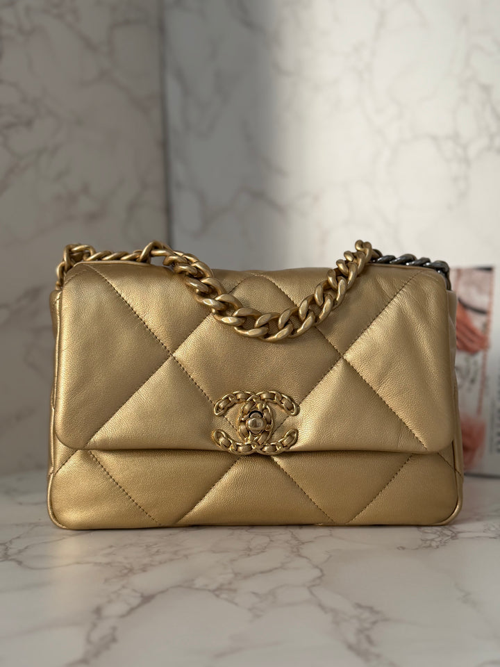 CHANEL series 30 2020 Gold metallic Goatskin 19 size Small with Mixed Hardware