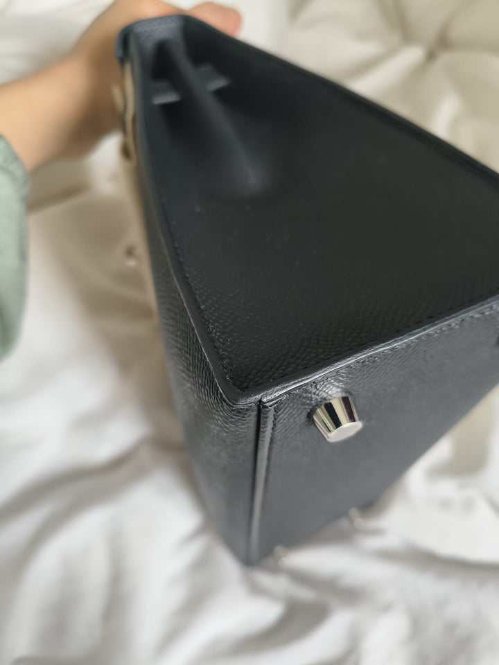 HERMÈS Kelly 25 Noir Black Epsom Leather Sellier PHW Stamp W 2025 NEW