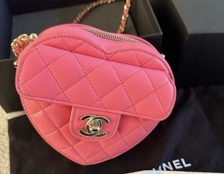 CHANEL 22S Pink Small Heart WOC 2022 LGHW