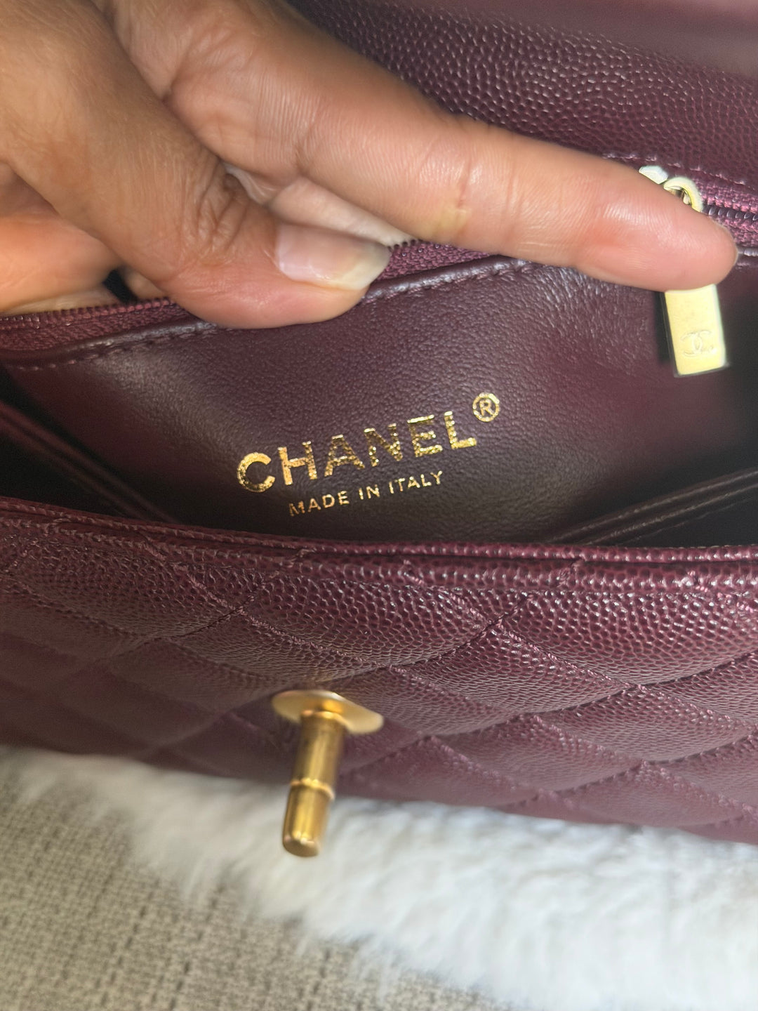 CHANEL series 26 Burgundy Caviar Aged GHW Coco Handle Flap Bag size SMALL with Pink sea snake handle 2018