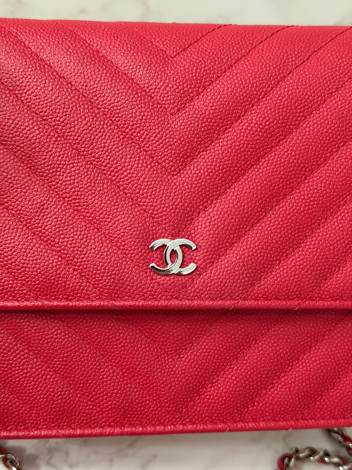CHANEL series 25 2018 Dark pink chevron caviar SHW Square Wallet On Chain (WOC)
