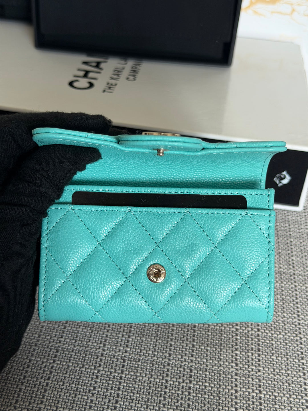CHANEL 25C Turquoise Caviar LGHW Classic Snap Flap Card holder 2025