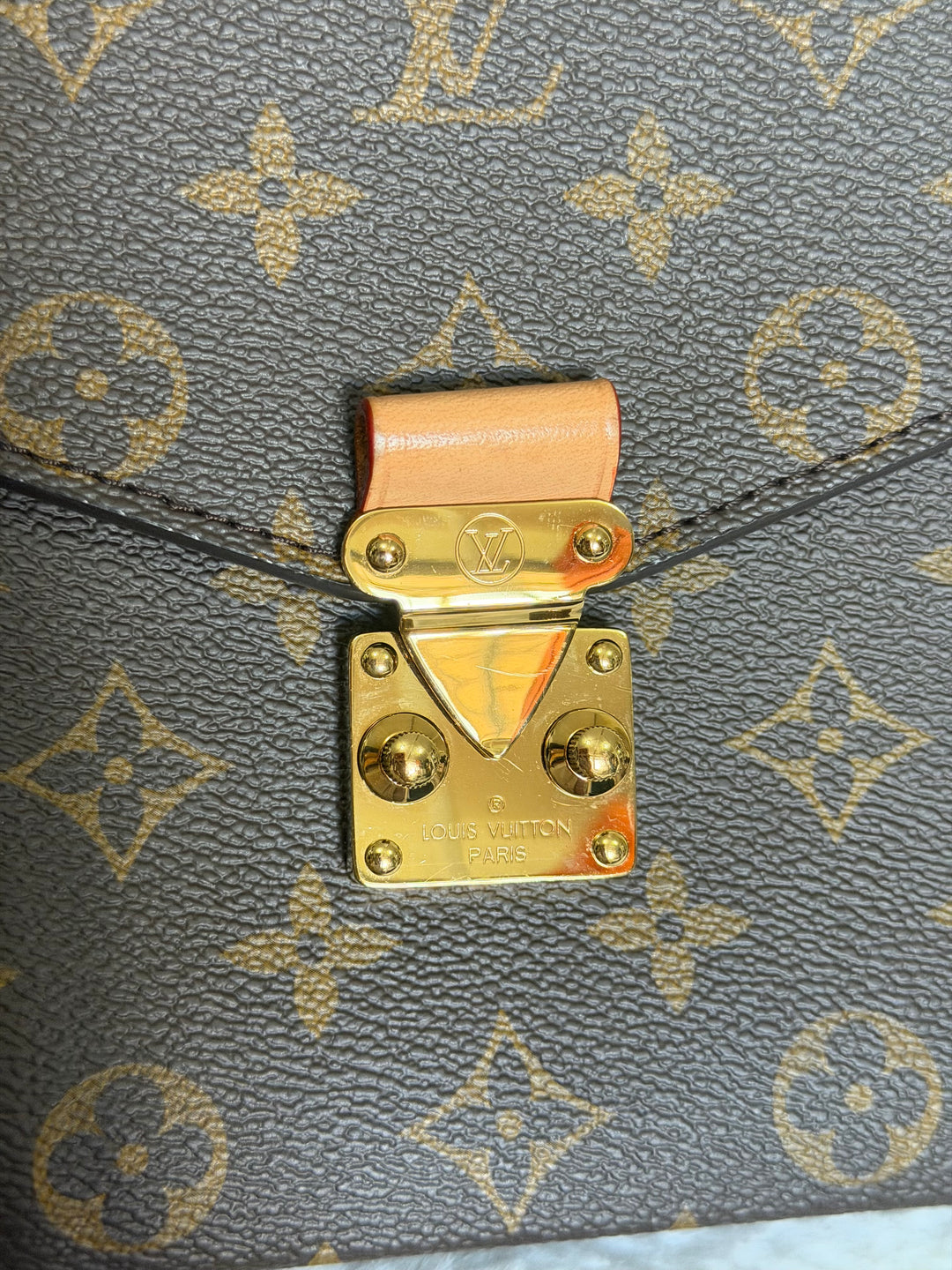 LOUIS VUITTON LV Pochette Metis Monogram Bag 2024